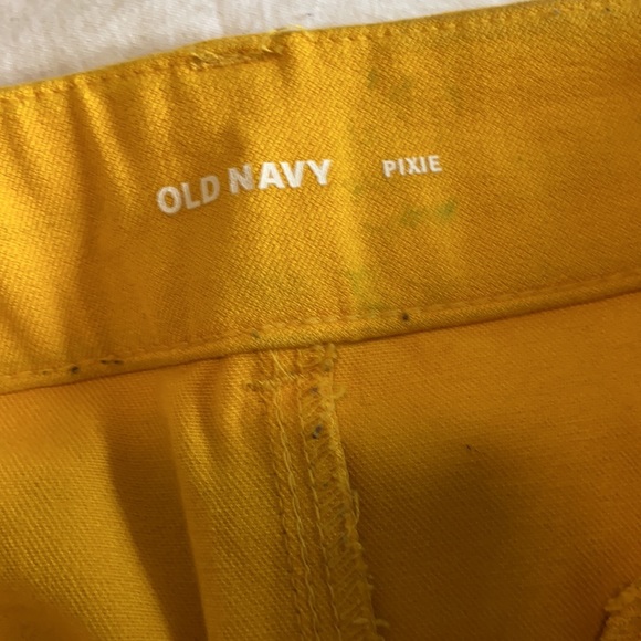 Old navy Pixie pants - Picture 5 of 8